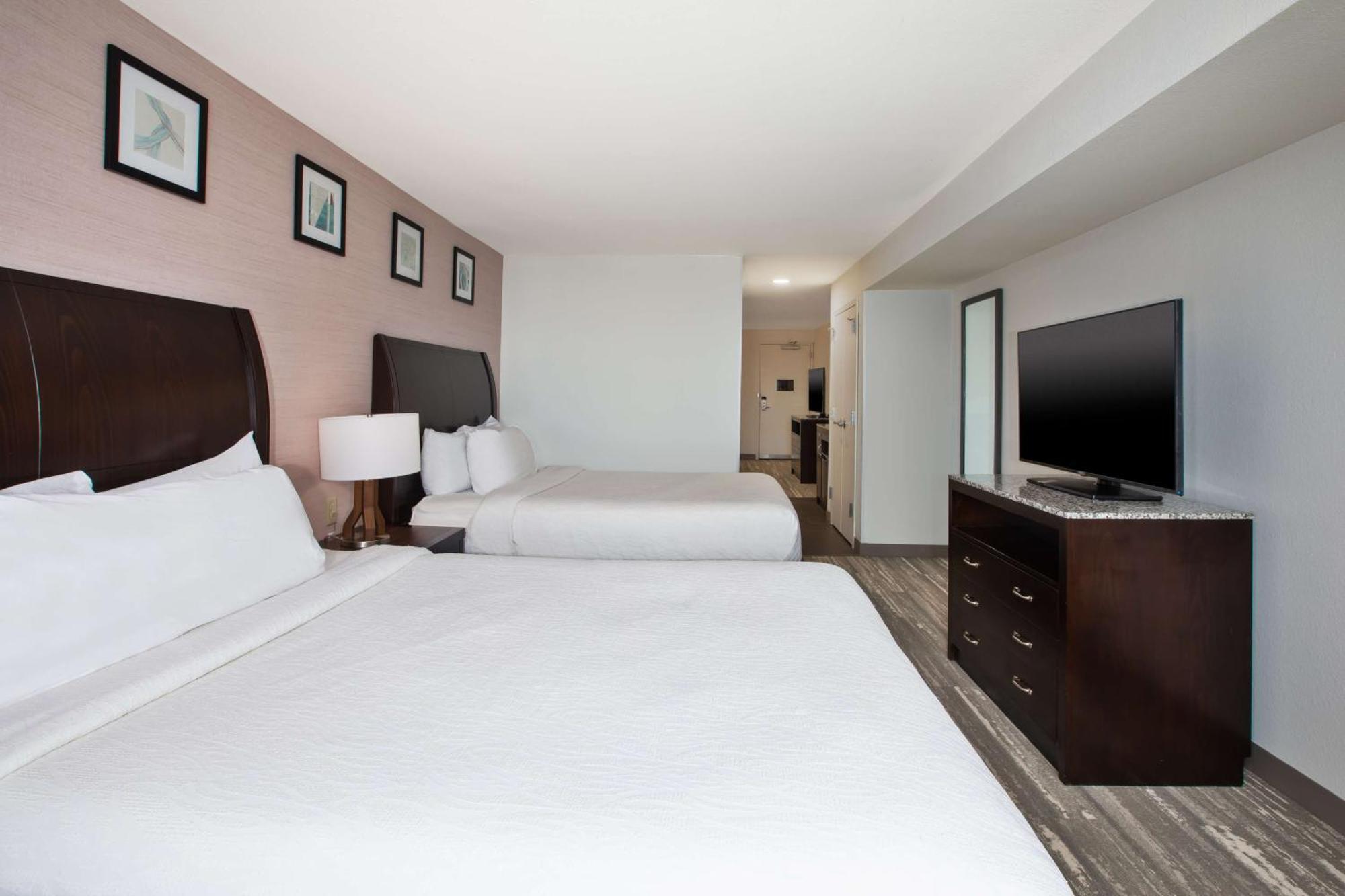 Hilton Garden Inn Benton Harbor Bagian luar foto