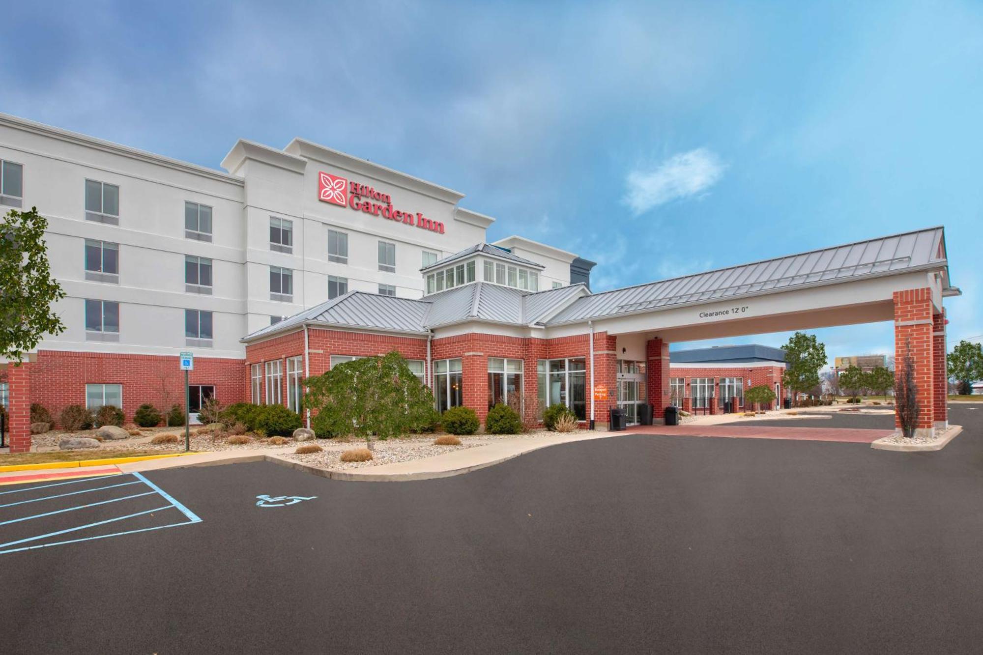 Hilton Garden Inn Benton Harbor Bagian luar foto