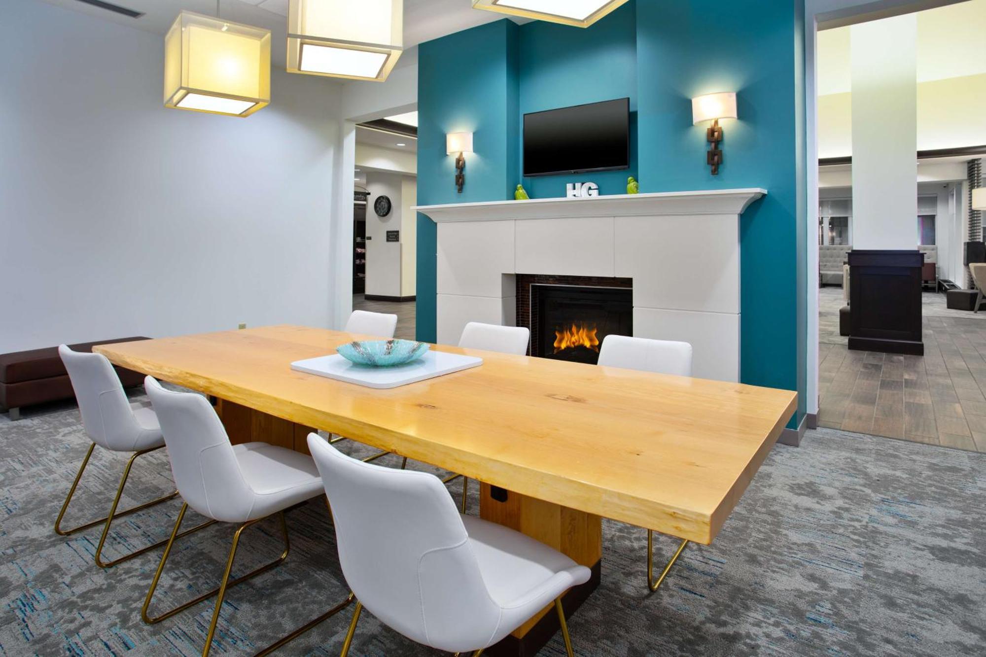 Hilton Garden Inn Benton Harbor Bagian luar foto