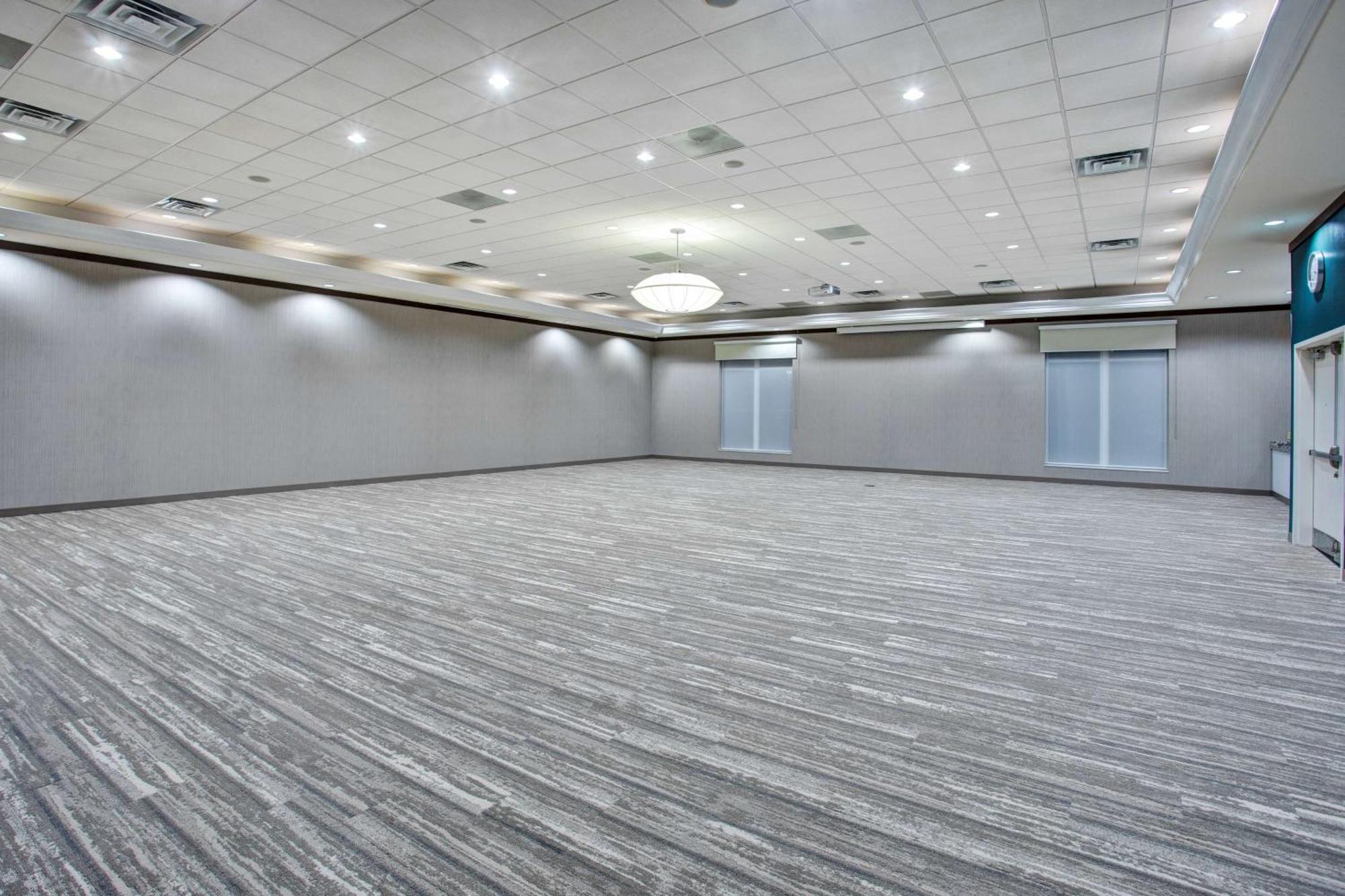 Hilton Garden Inn Benton Harbor Bagian luar foto