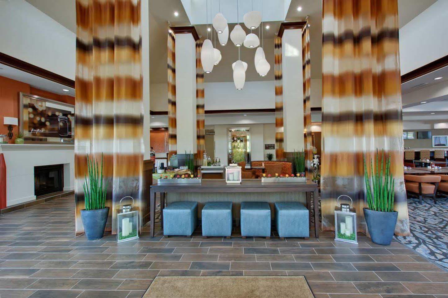 Hilton Garden Inn Benton Harbor Bagian luar foto